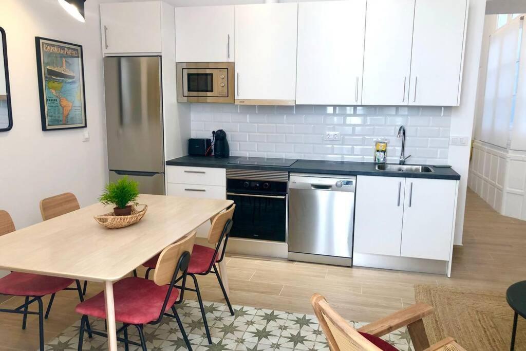 Gatu Premium Villa Libertad, Preferente Mayores De 25 Anos Y Familias Cadiz Ngoại thất bức ảnh