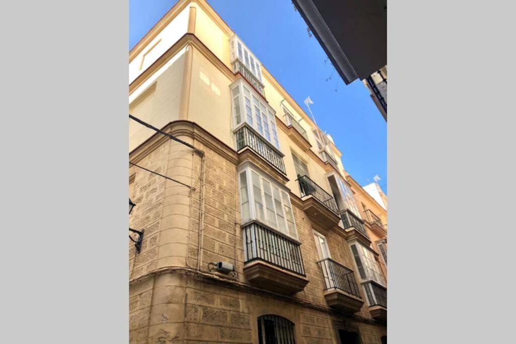 Gatu Premium Villa Libertad, Preferente Mayores De 25 Anos Y Familias Cadiz Ngoại thất bức ảnh