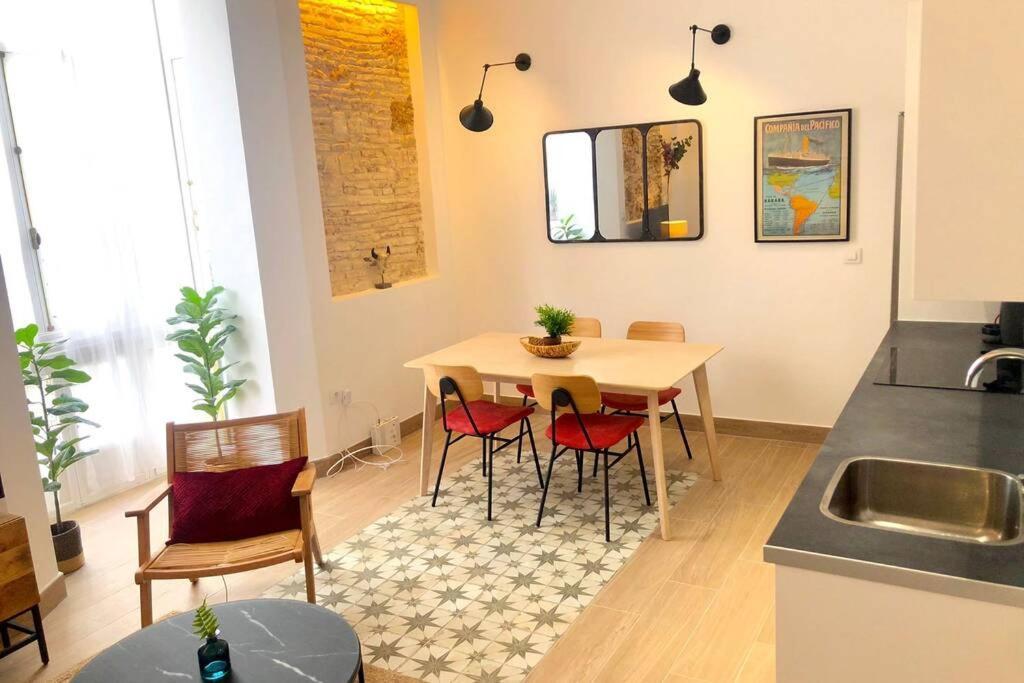 Gatu Premium Villa Libertad, Preferente Mayores De 25 Anos Y Familias Cadiz Ngoại thất bức ảnh