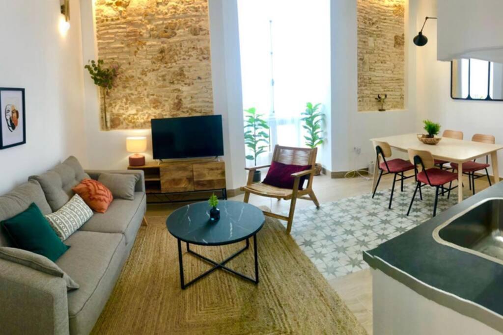 Gatu Premium Villa Libertad, Preferente Mayores De 25 Anos Y Familias Cadiz Ngoại thất bức ảnh