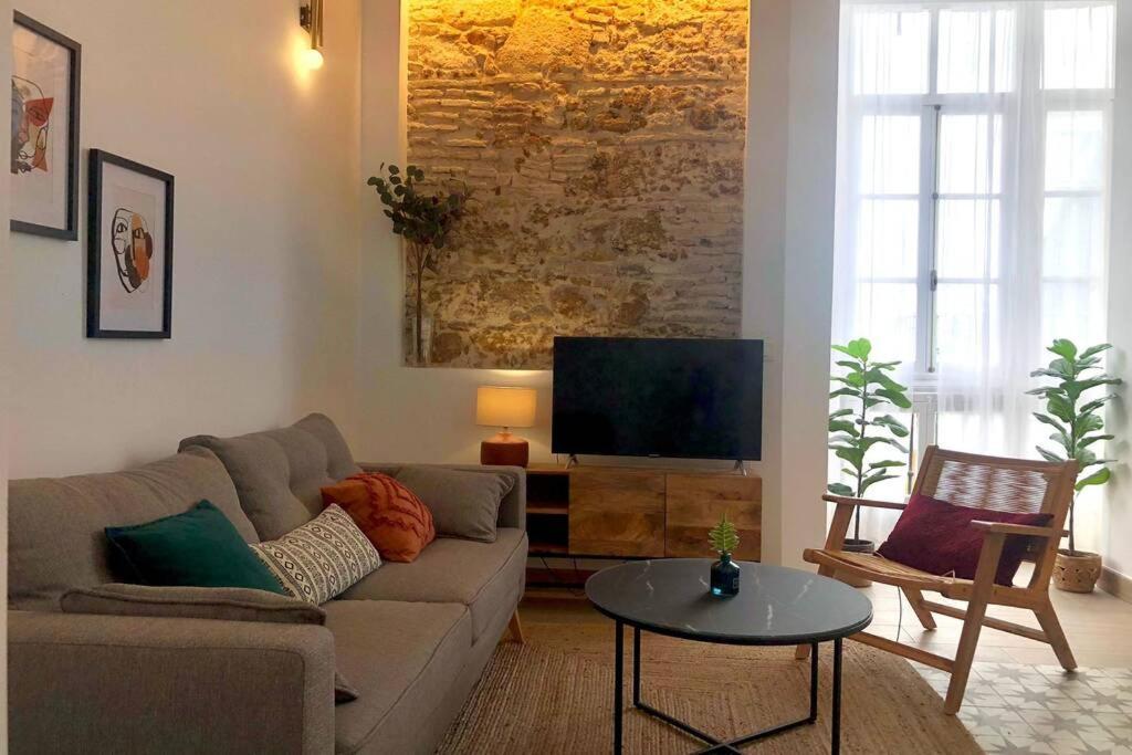 Gatu Premium Villa Libertad, Preferente Mayores De 25 Anos Y Familias Cadiz Ngoại thất bức ảnh